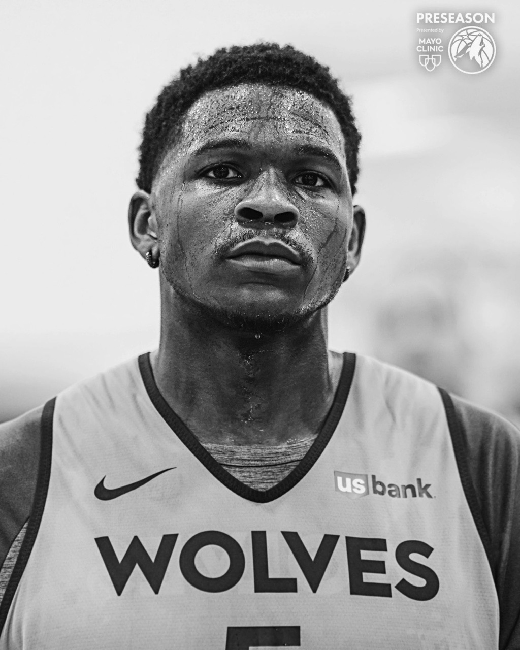 🐺新狼王！爱德华兹开季8场全部20+ 队史加内特后首人